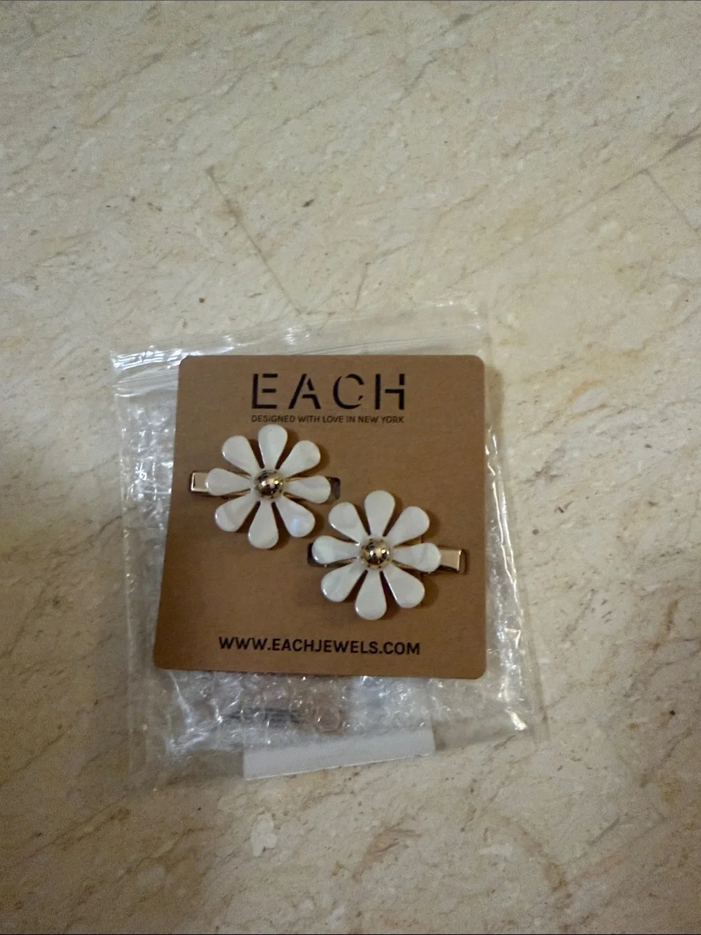 White Daisy Flower Hair Clips